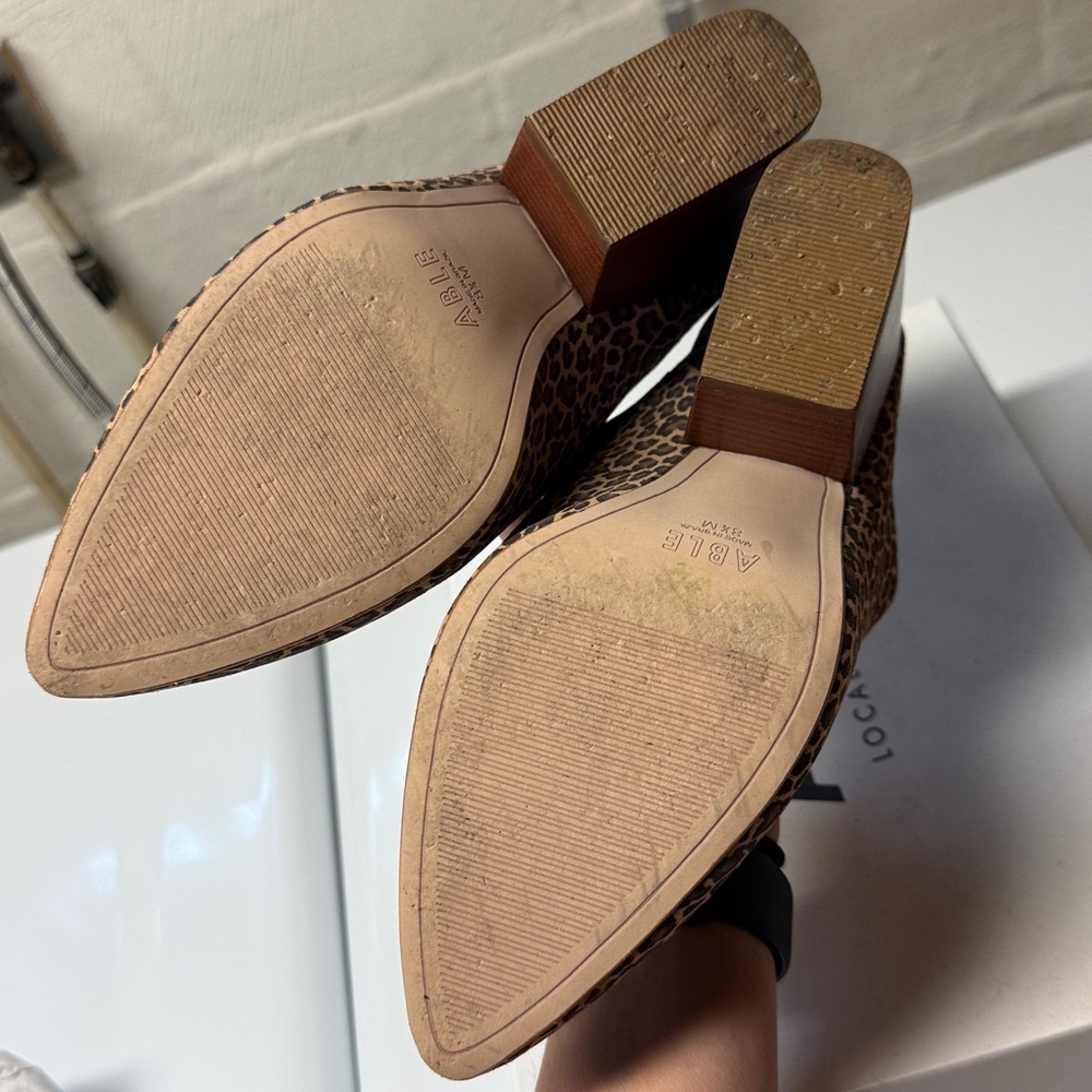 ABLE Rojas Mule Sz: 8.5 - Picture 9 of 10